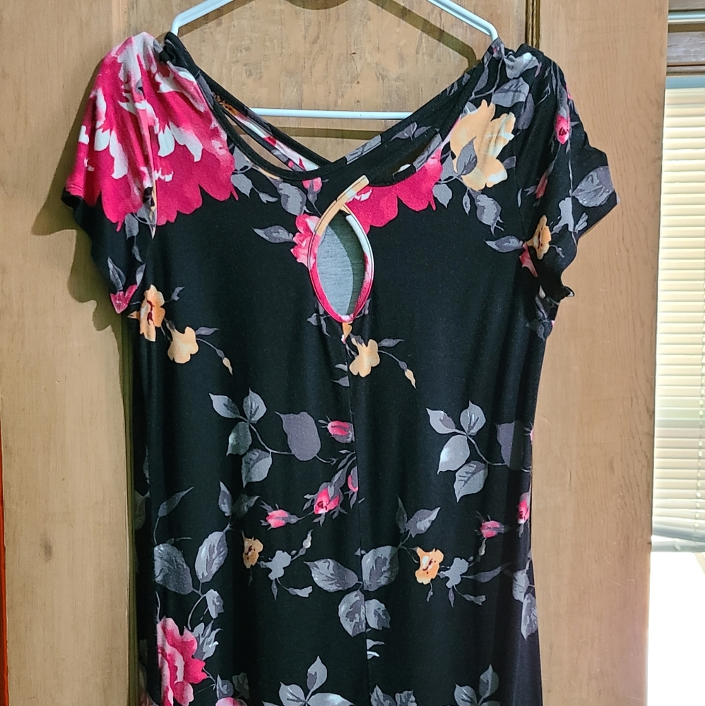 Womens floral tee L